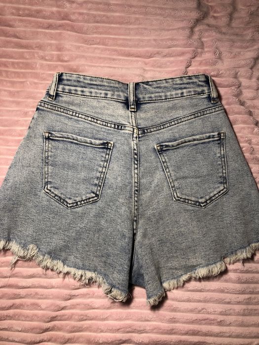 Літні джинсові шорти