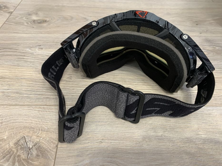 мотоциклетні окуляри бренду Leatt ( маска)