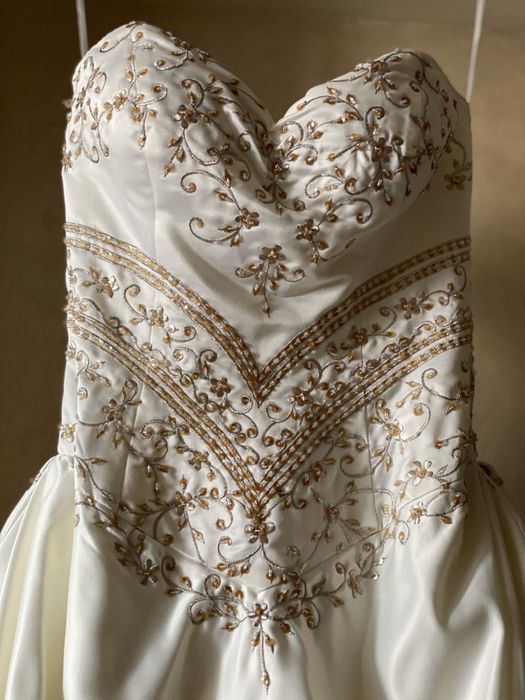 Брендова весільна сукня Maggie sottero зі шлейфом