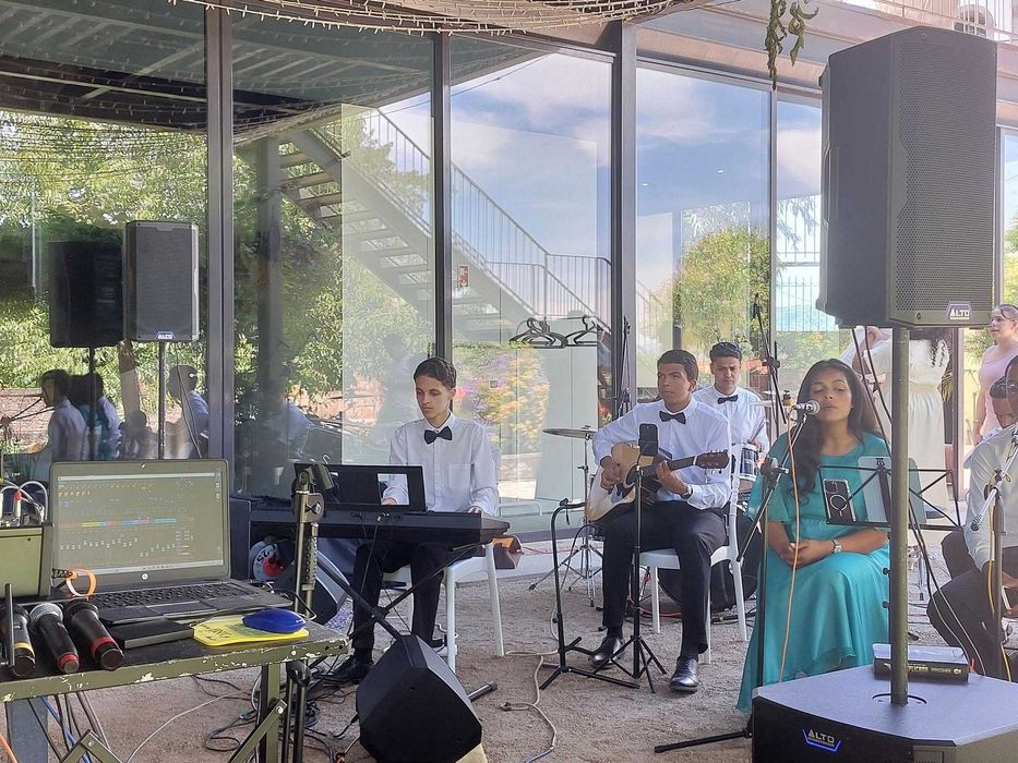 ALUGUER  Sistemas de Som e Luz para Eventos