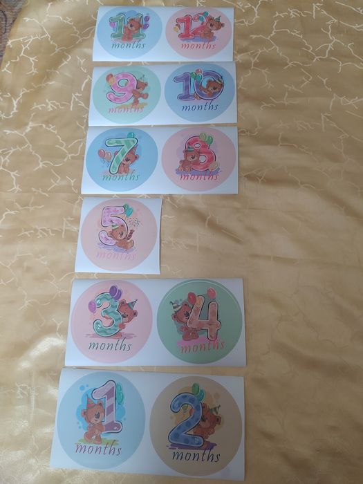 Детские стикеры, от 1  мес , до 12 мес. Нет 6 мес. Обменяю.