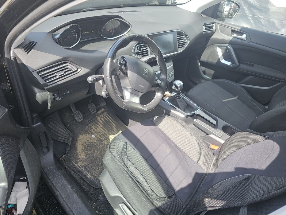 „Peugeot 308 1.2 PureTech 110 km 2016 – ROZBITY – silnik odpala i jeźd