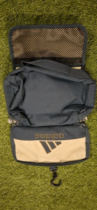 Bolsa higiene adidas