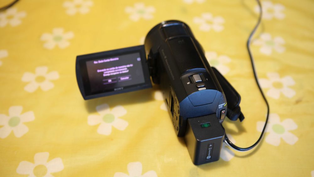 Câmera de vídeo Sony AX43, 4K (Com defeito)