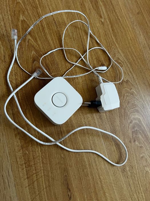 Продам оригінальний комплект Philips Hue у відмінному стані