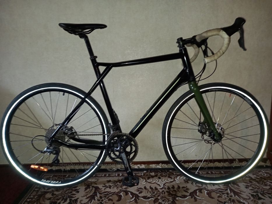 Велосипед гравийник GT