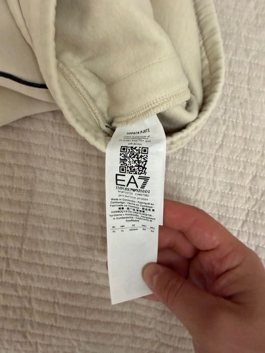 Продам костюм EA7