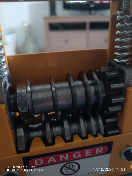 Máquina descarnar fio