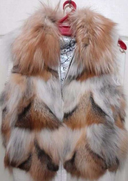 Жилетка накидка безрукавка