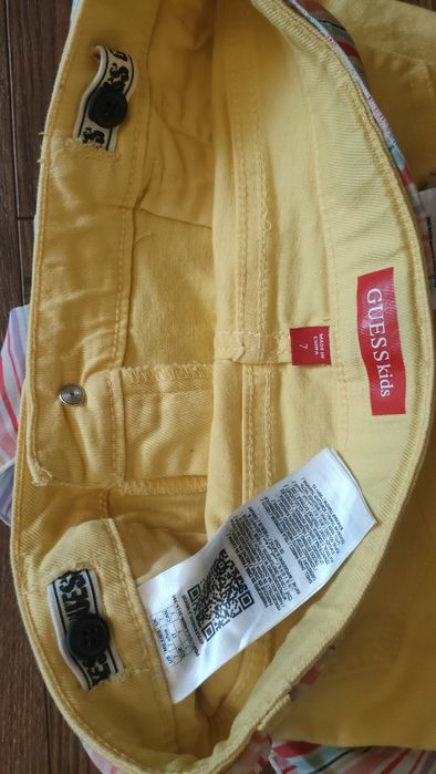świetne spodenki GUESS kids jak nowe 122/128