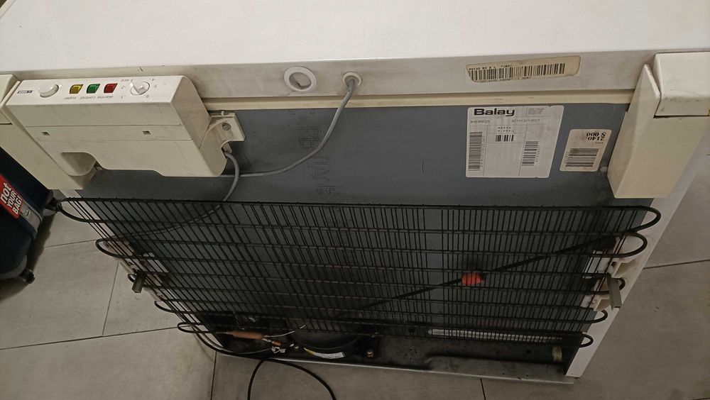 Arca congeladora Balay, modelo 3HEB9025/02.