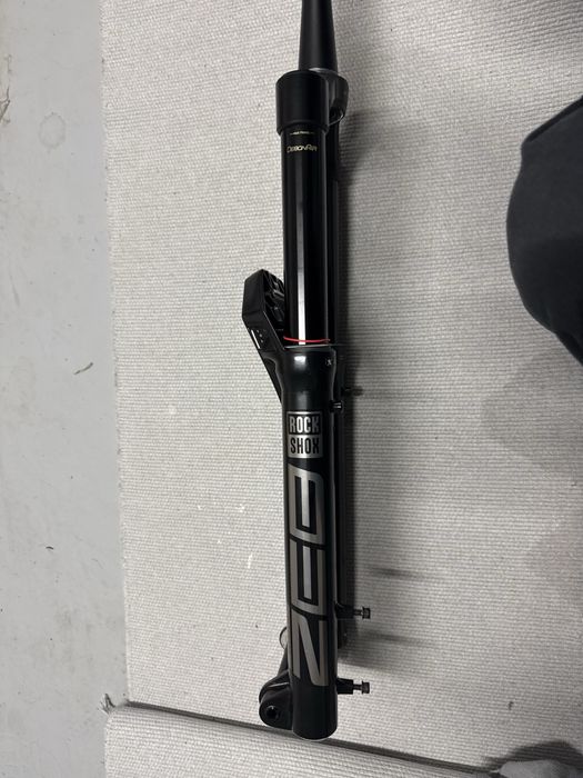 Suspenção Rockshhox ZEB ultimate charger 3.1 RC2 170mm 29”