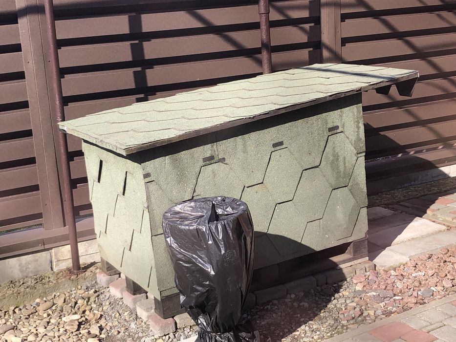 Будка для собаки.