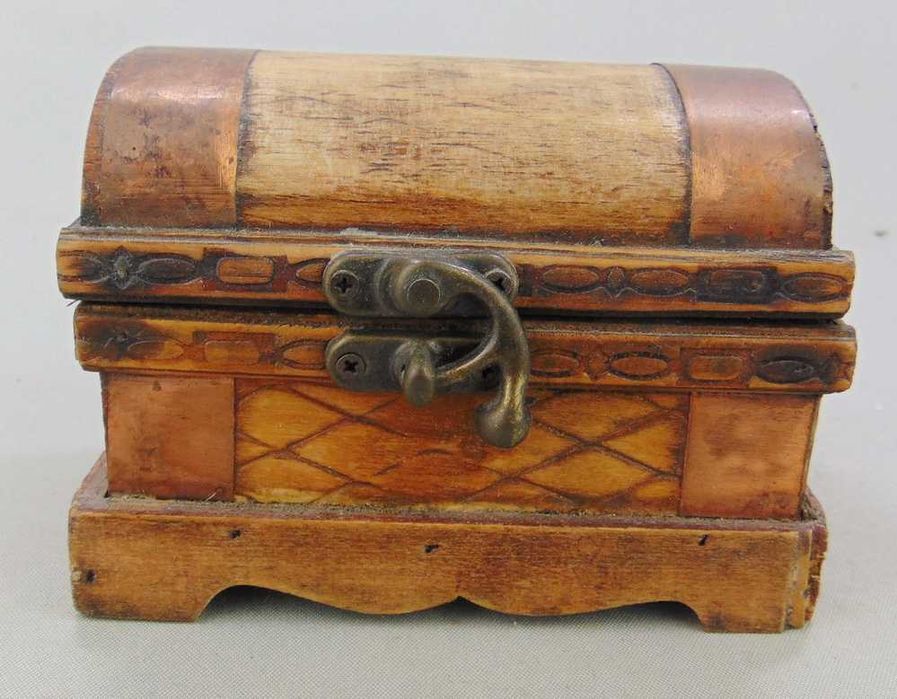 Drewniane pudełko, szkatułka