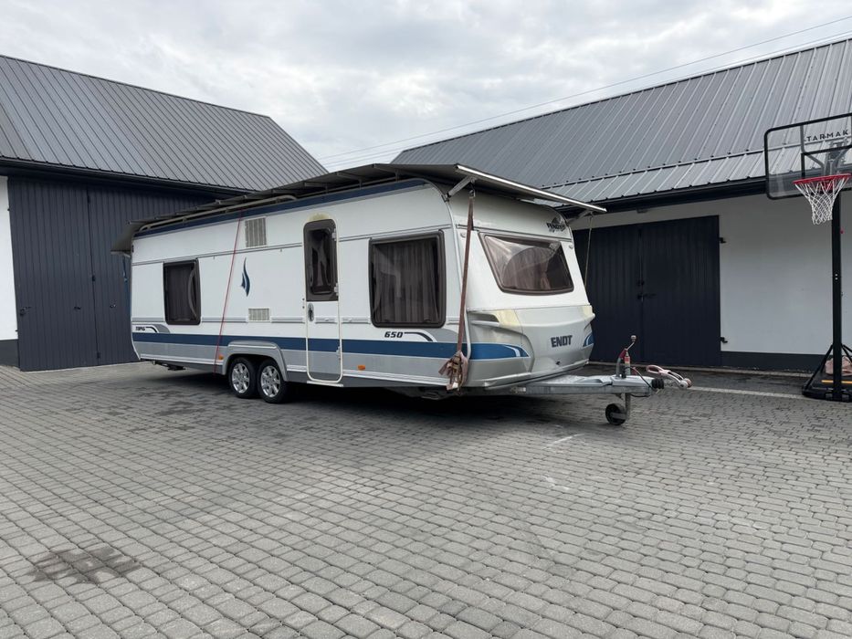 Przyczepa dwuosiowa kempingowa komfortowa FENDT Topas 650 z dodatkowym dachem