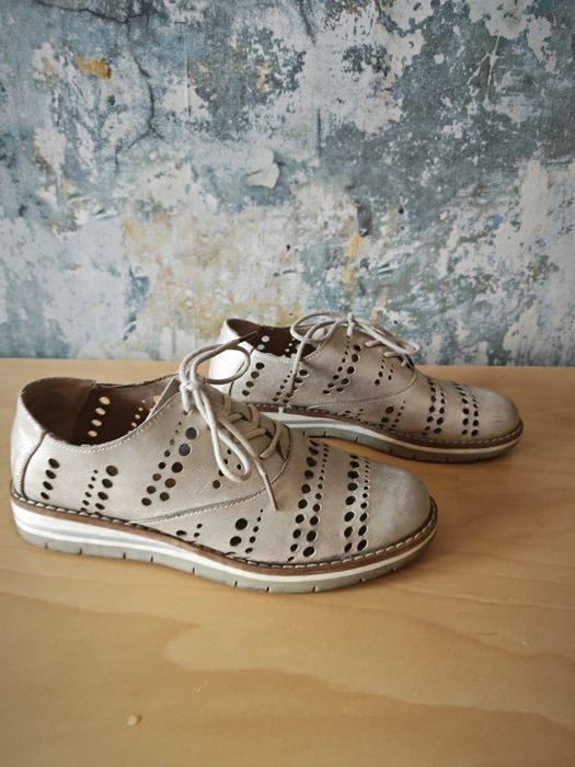 Złote buty ze skóry 36