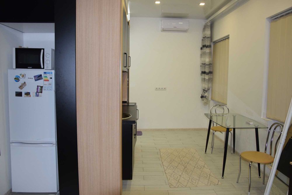 Центр мНаучная, рядом госпиталь, неотложка. Посуточно уютная квартира.