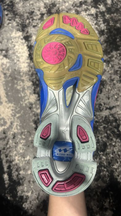 Mizuno wave lightning RX2