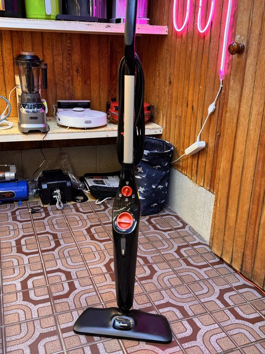 Швабра-відпарювач для підлоги від бренду Vileda