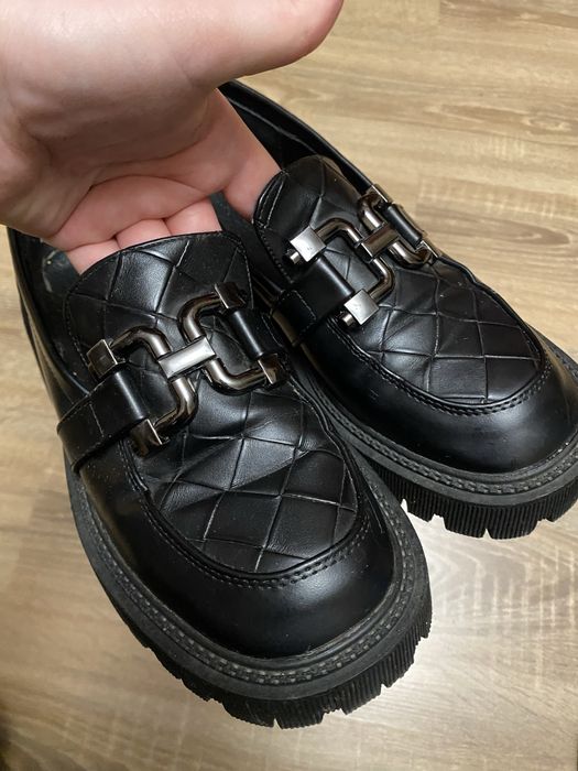 Стильні жіночі лофери