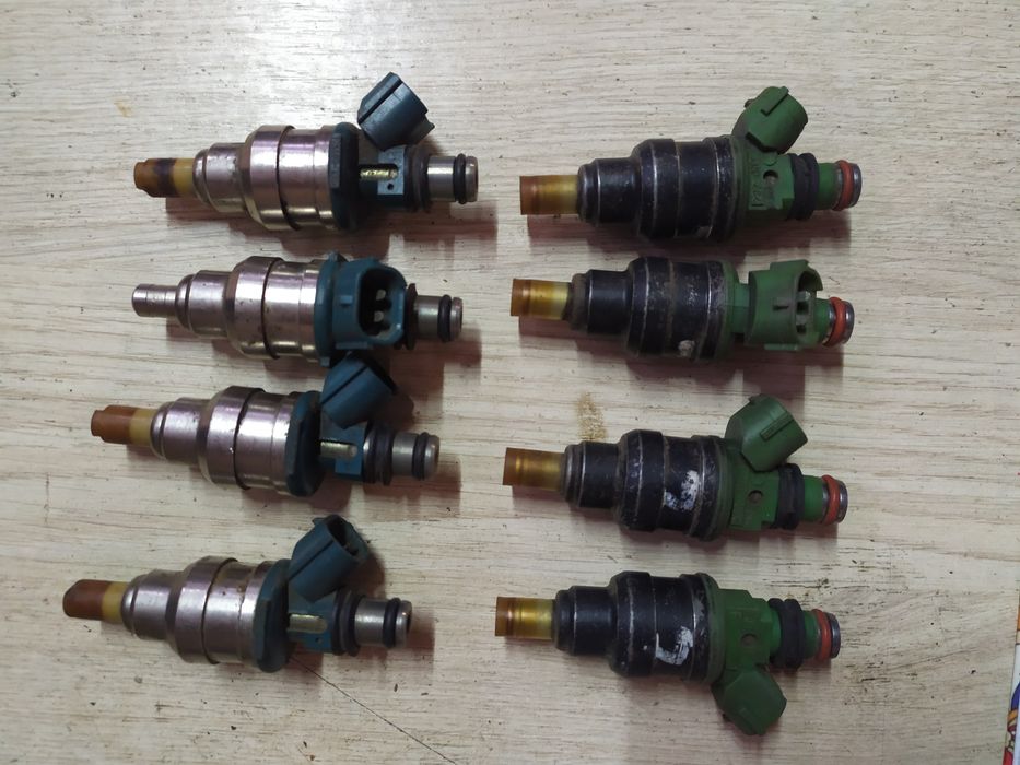 Форсунка синя Toyota , 2325002030