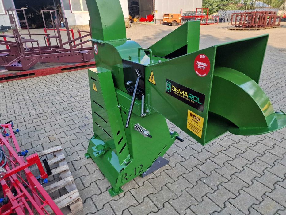 Bębnowy rębak do gałęzi półautomatyczny R12-DENIS