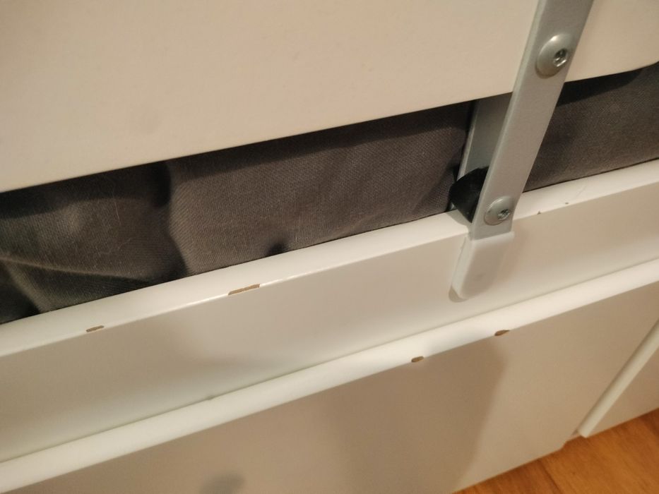 Cama Ikea Hemnes com colchão e colcha
