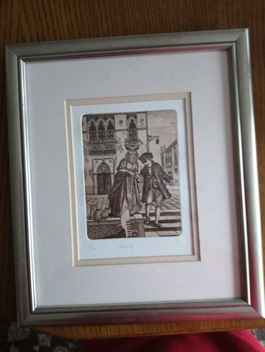 Duży obraz w drewnianej ramie. Hortensje w wazonie.