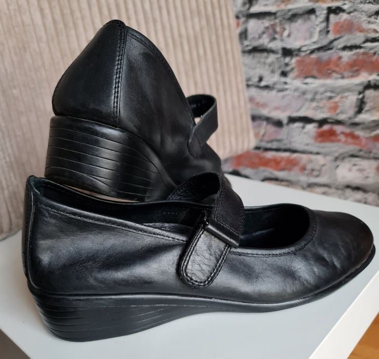 Czółenka czarne skórzane Medicus r.40