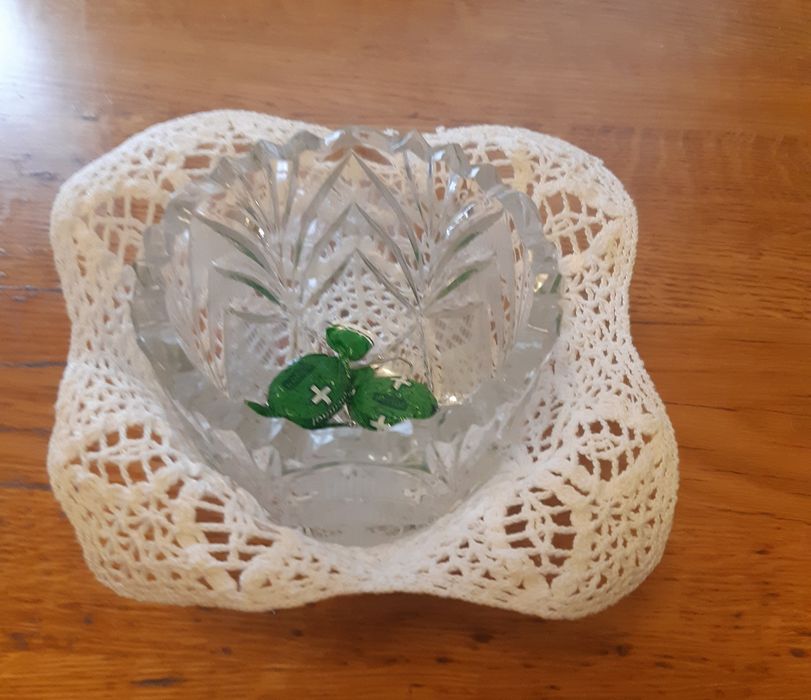 Декоративные вязаные салфетки