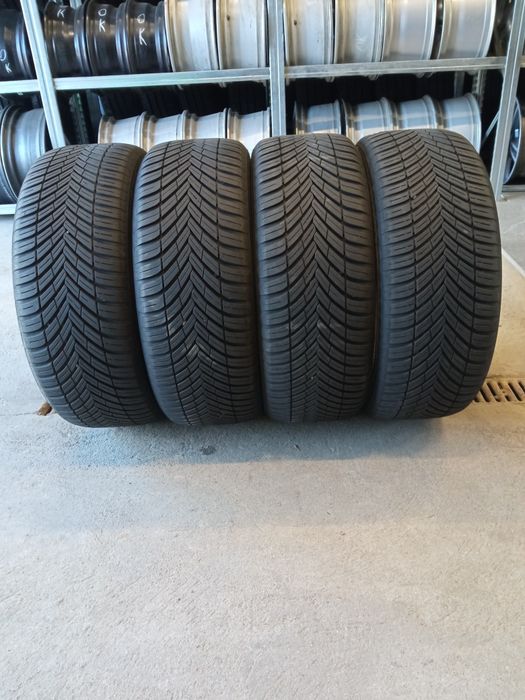 Komplet opon 225/50R18 99W  Toyo Celsius AS2