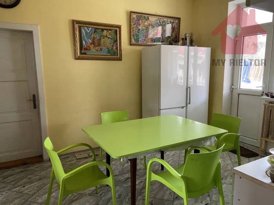 Продаж просторого будинку !