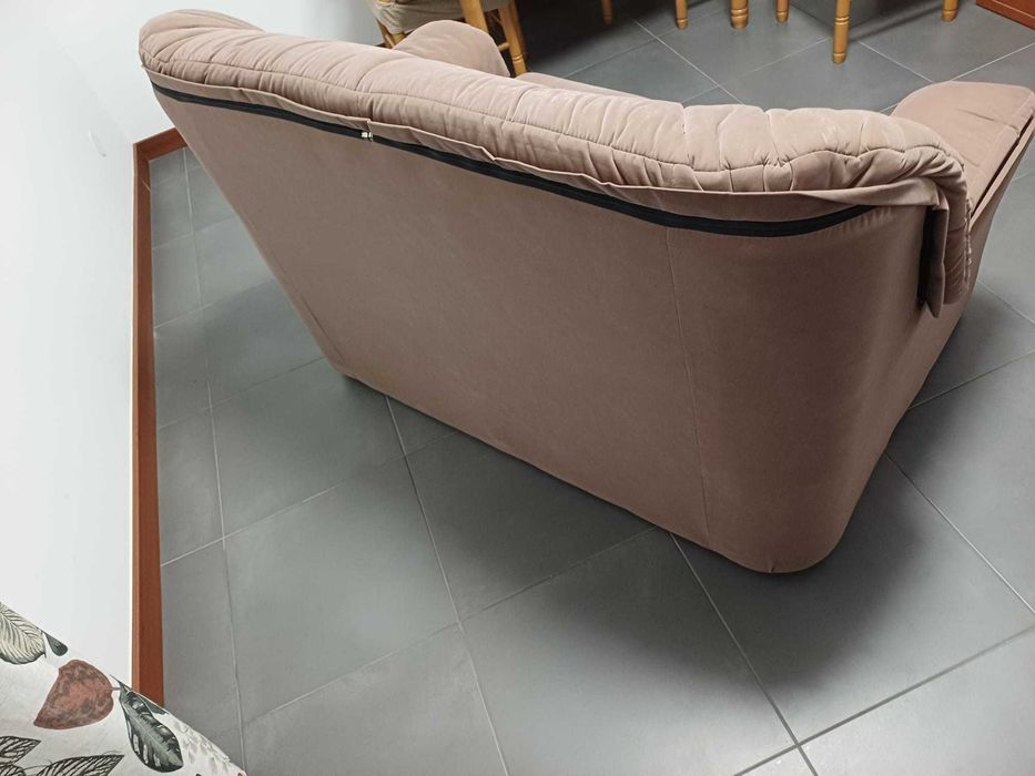 Sofa dois lugares em bom estado
