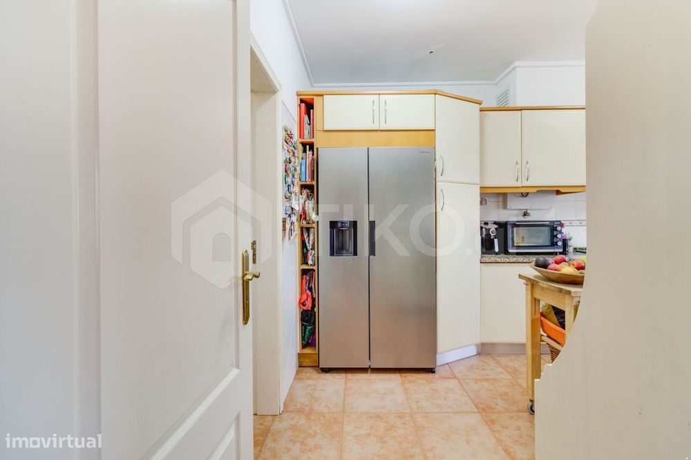 T4 com 209 m², vista 360º, sol todo o dia e garagem de 78 m² | Corroio