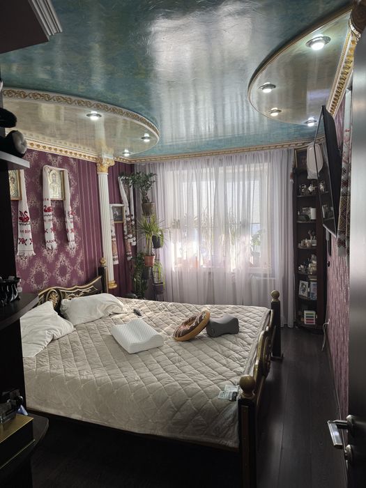 Продам 3-кімнатну квартиру  м-н Жовтневий