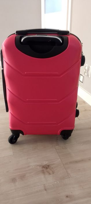 Walizka podróżna na kółkach