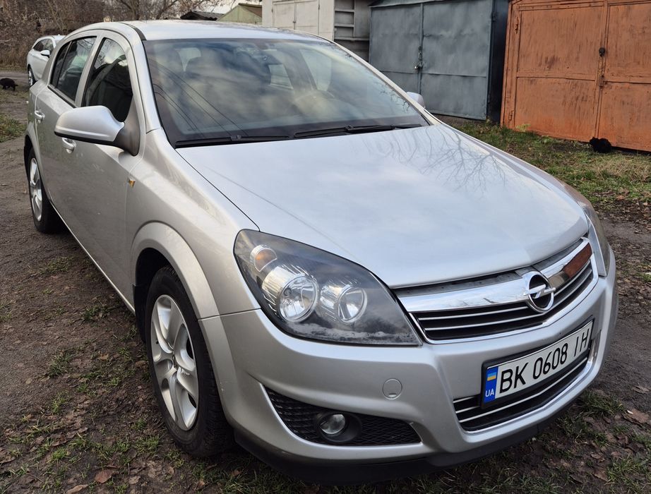 Продам Опель астра h 2012