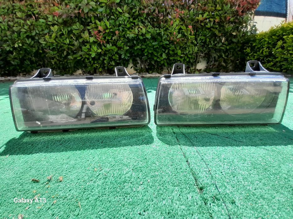 Faróis traseiros e dianteiros