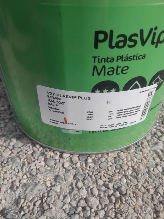 Lata de tinta cor de rosa
