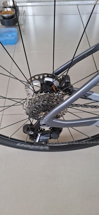 BH RS1 Carbono/ Shimano 105 Di 2 12v / Vision Team 35