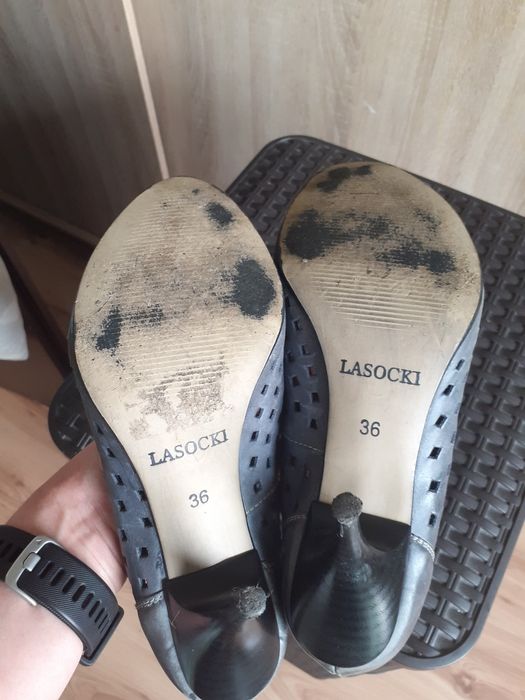 Buty na obcasie Lasocki