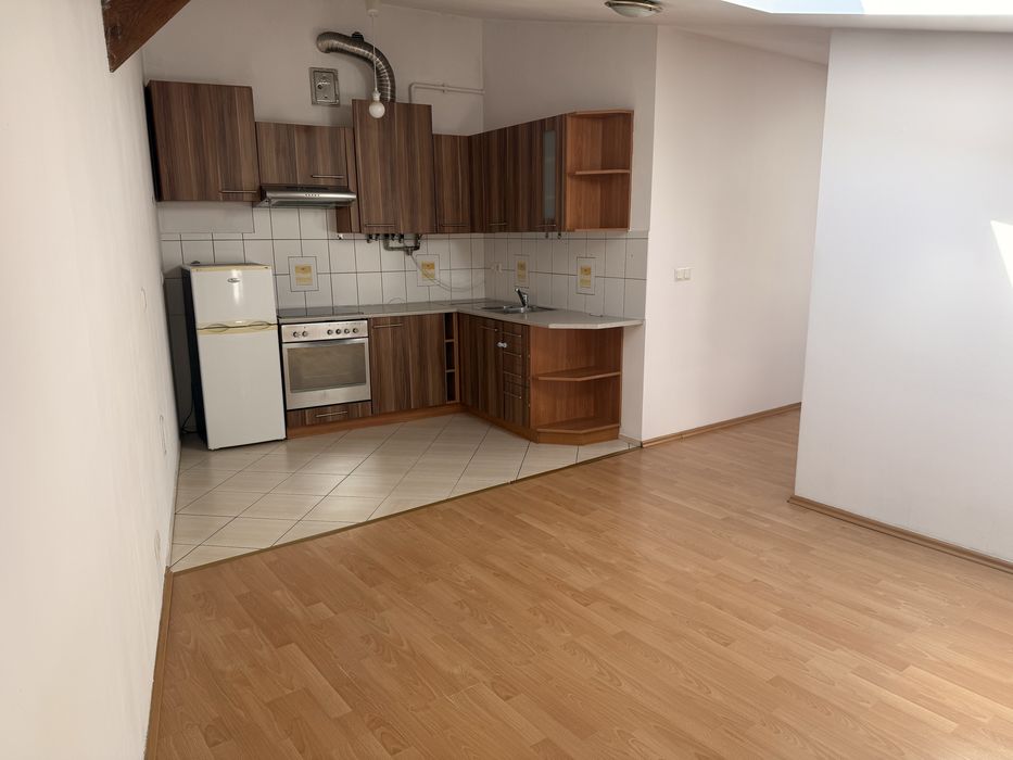 Mieszkanie 2 pok na poddaszu, 43m2, 3 pietro w zadbanej kamienicy