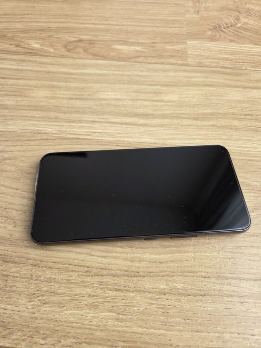 Smartfon Samsung s22 oryginalna folia USZKODZONY