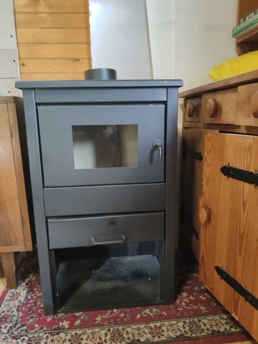 Piec, kominek , koza. wolnostojący