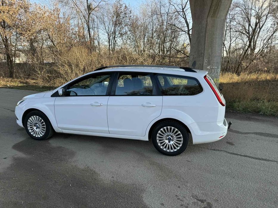 Продам Форд Фокус 2010 год дизель не крашенный