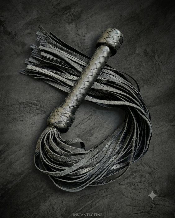 Bicz flogger skórzany przyrząd do masażu