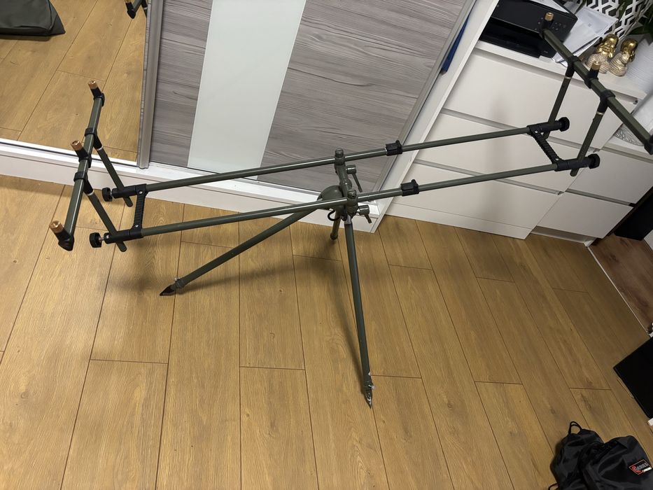 Rod pod jaxona stojak na wędki