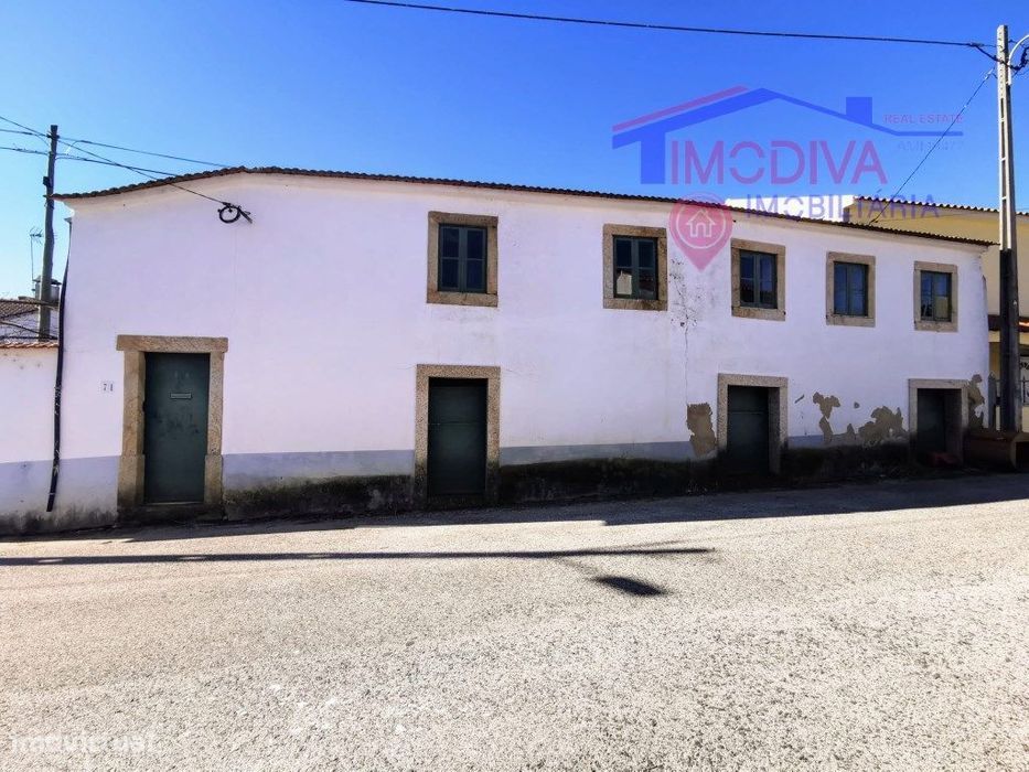 Moradia T3 para reconstrução, com terreno e poço de água na fregues...