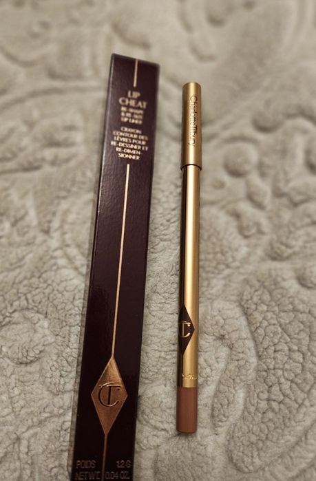 Konturówka do ust Charlotte Tilbury