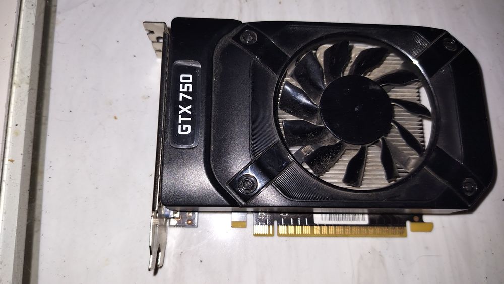 Sprzedam kartę graficzną GTX 750